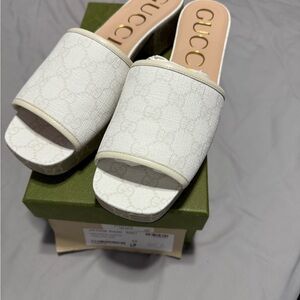 Gucci Women's Cream Mules